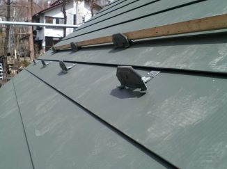 屋根材：ガルバリウム鋼板